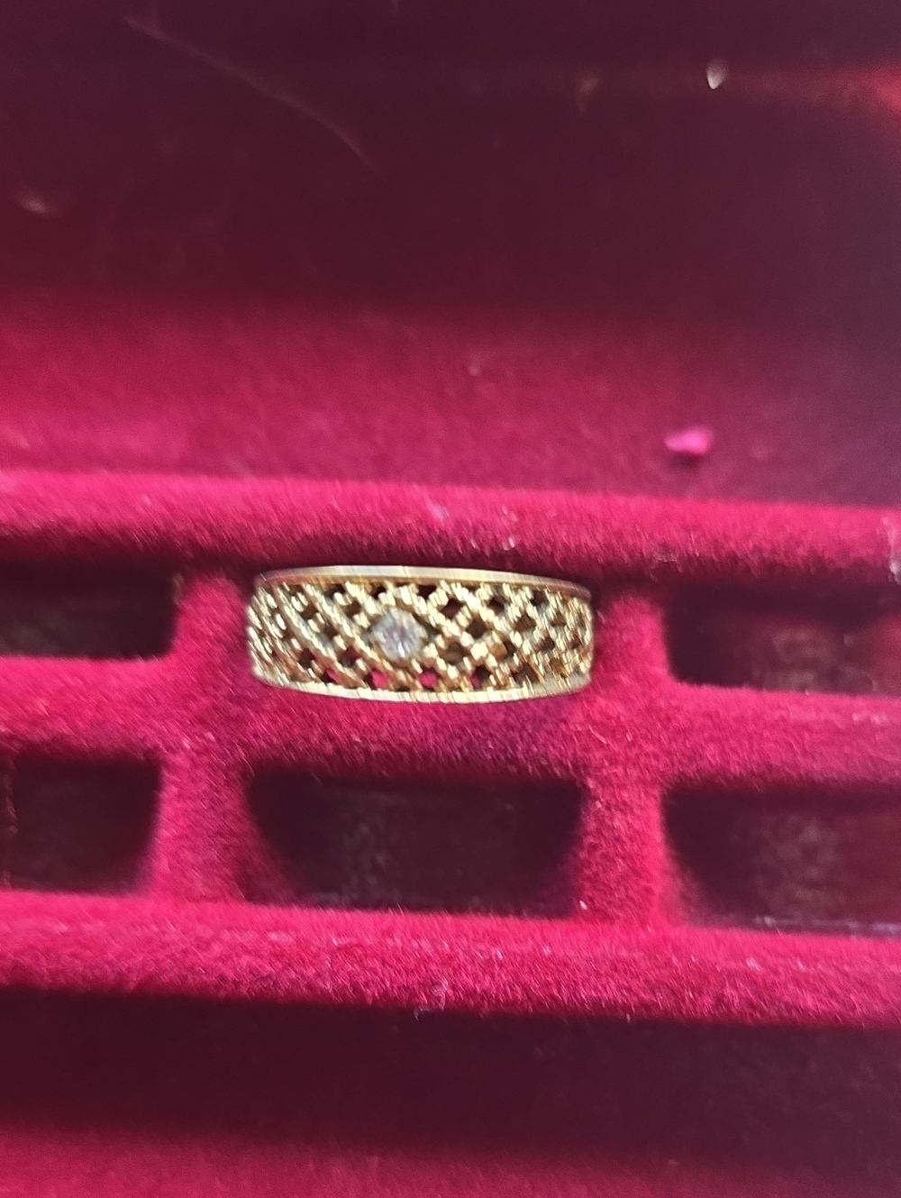 Avon Gold Lattice Filigree Ring with Center Stone - Women Jewelry